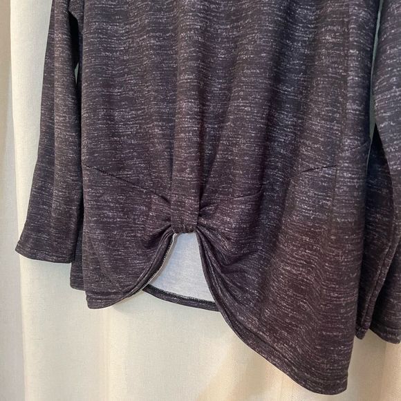 Zulily Women’s Heather Charcoal Gray Top with Leopard Print Pocket Size XXL - Picture 3 of 9